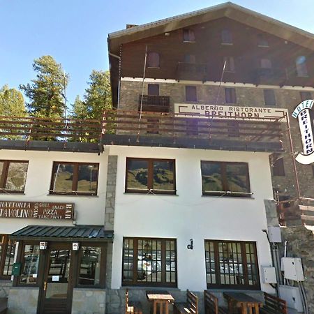 Hotel Breithorn بيريوِل تْشيرفينيا المظهر الخارجي الصورة