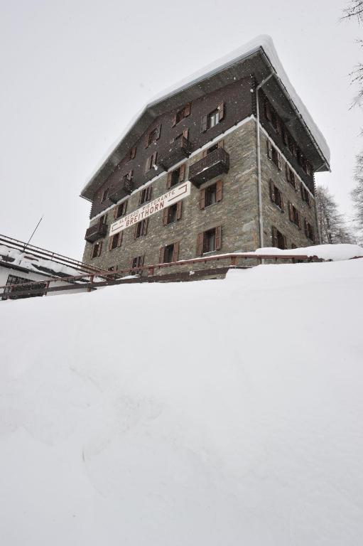Hotel Breithorn بيريوِل تْشيرفينيا المظهر الخارجي الصورة
